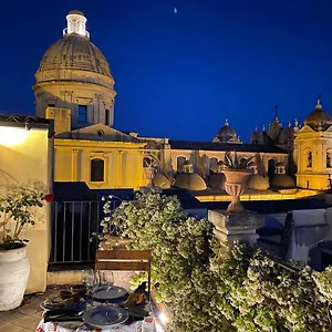 Pensión Domo Triskele, Noto